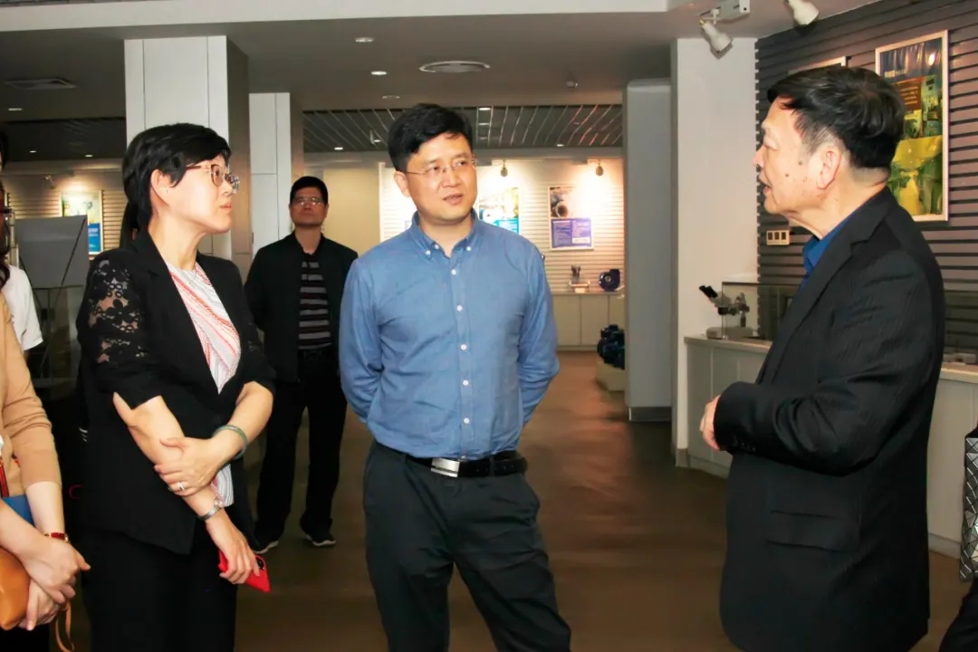 The Science and Technology Division of the Ministry of Industry and Information Technology organized the IOT industry development seminar and visited  WIDE PLUS for research